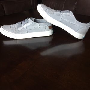 Blowfish Canvas shoes